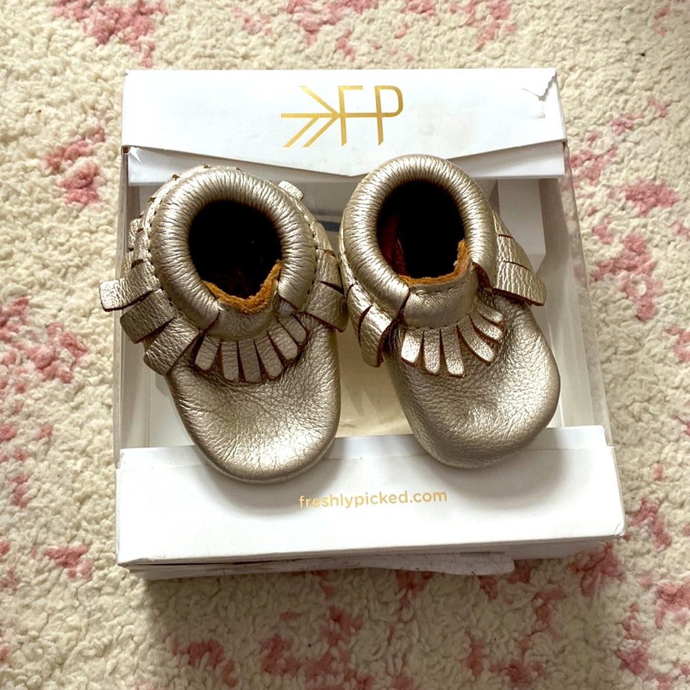 Freshly picked infant moccasins size 0